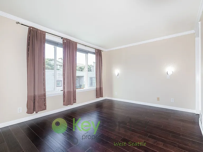 9522 1st Ave NE #B8 — Photo 13