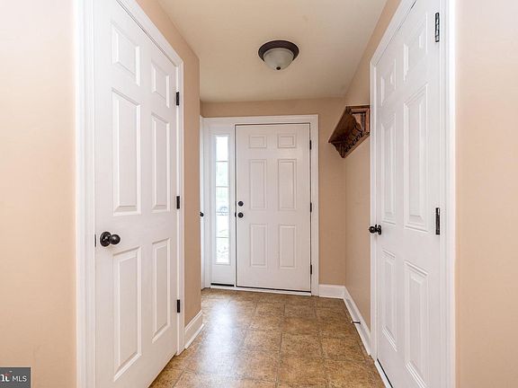 3rd image of 34 Lukens Mill Dr