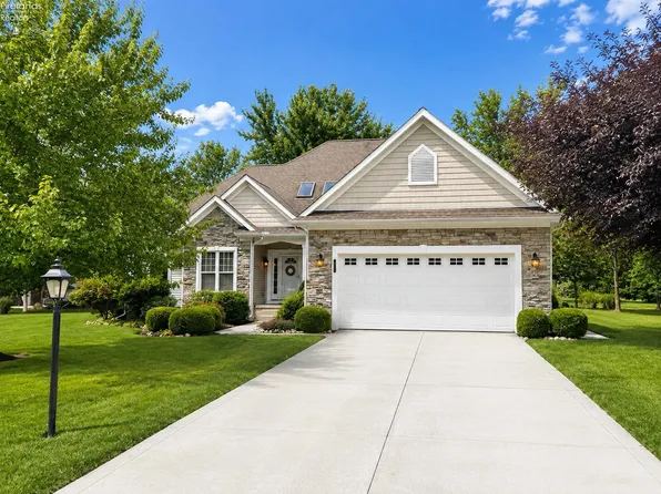 1042 Lost Lake Rd, Pt Clinton, OH 43452