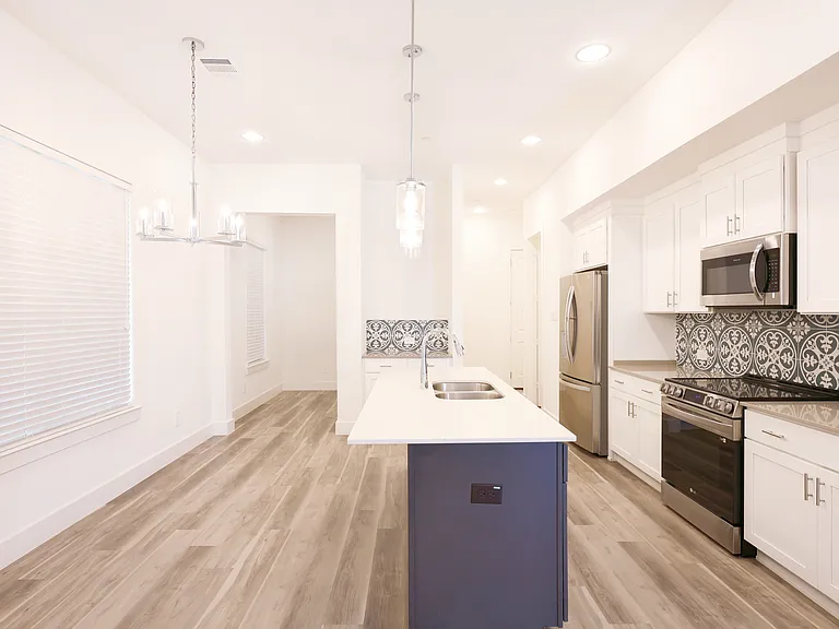 808 Eaglescliffe Lndg — Photo 8