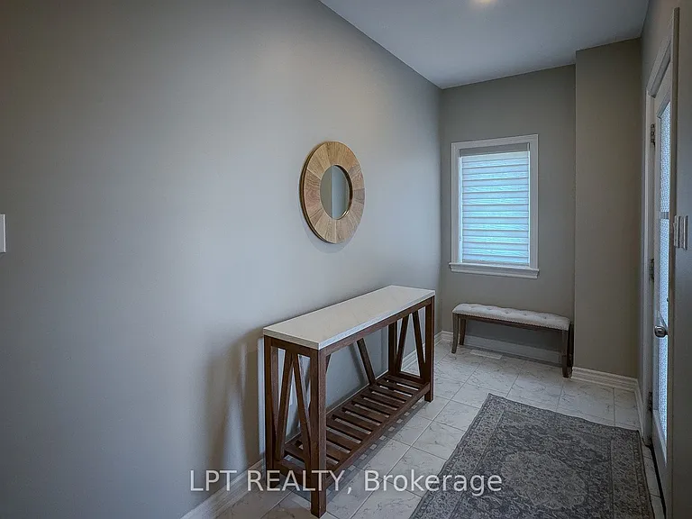 552 Labrador Cres — Photo 6