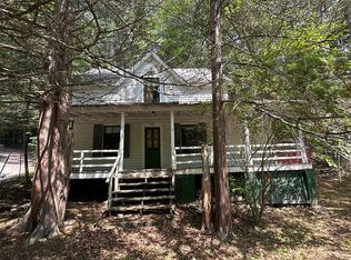 7 Summit Ave, Huntington, MA 01050