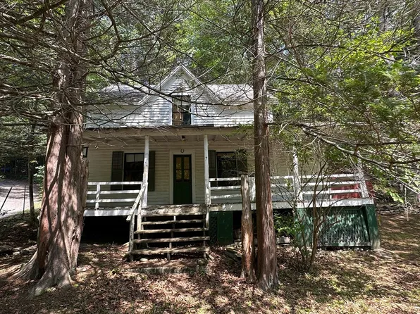 7 Summit Ave, Huntington, MA 01050