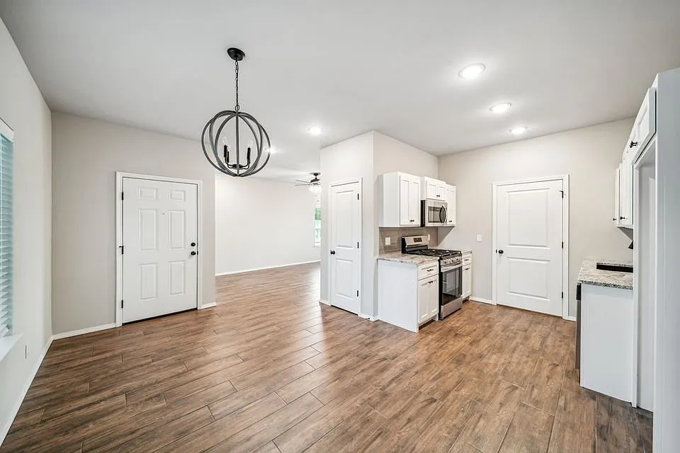 3 bed, 2.5 bath, 1200 sqft, $1,499 — Photo 3