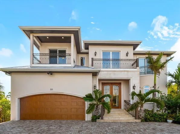 511 Bayview Dr, Holmes Beach, FL 34217