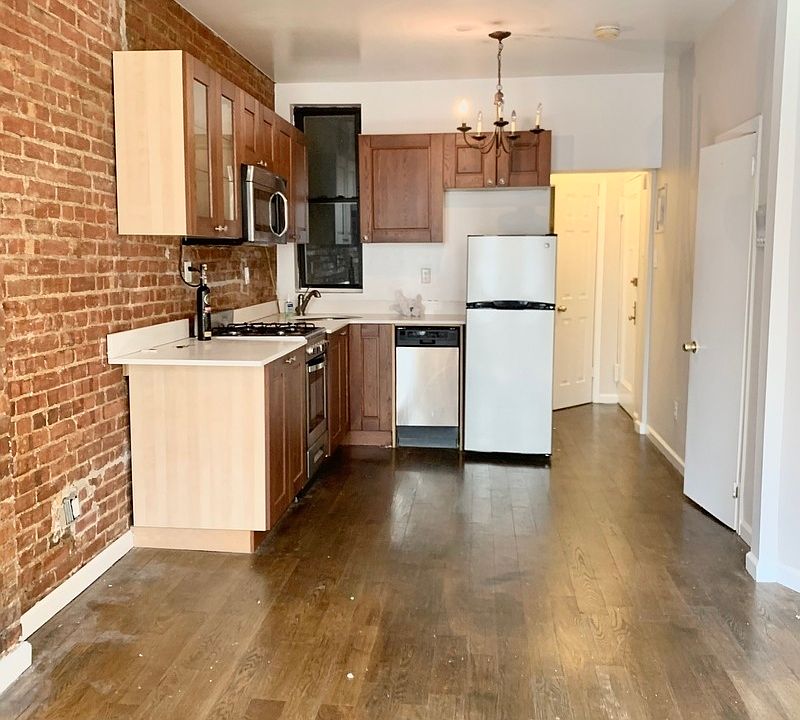 2nd image of 248 E 90th St APT 3D