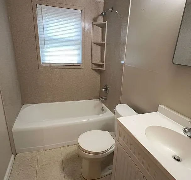 2801 E Maple Ave — Photo 8