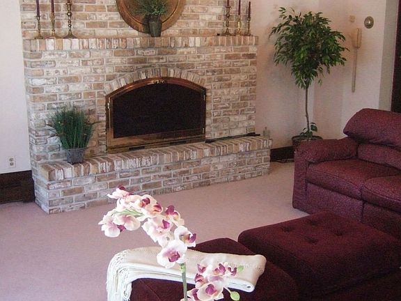 5th image of 51 Hamilton Dr E