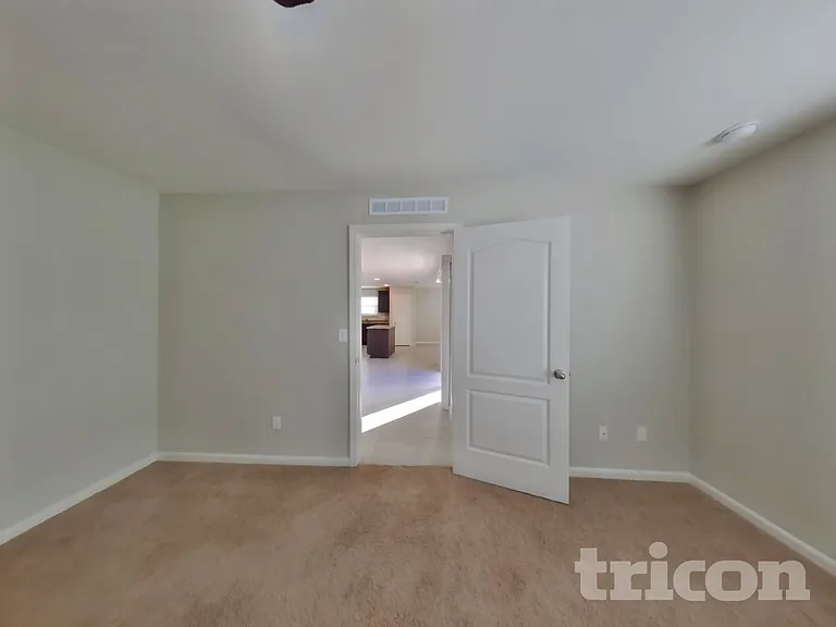 77063 Crosscut Way — Photo 7