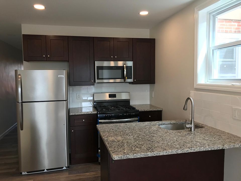 kitchen W/Island