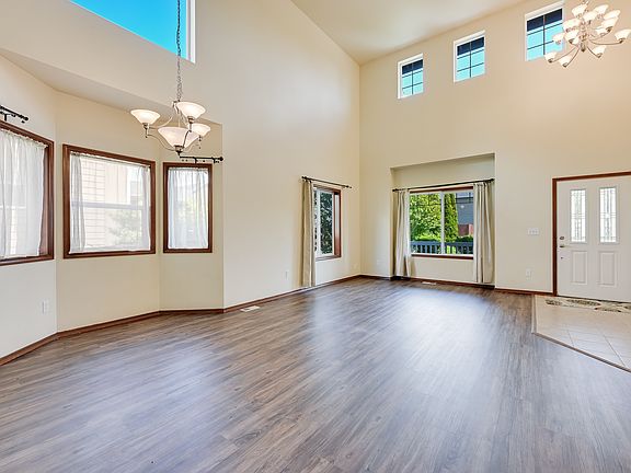 3rd image of 8409 68th Pl NE