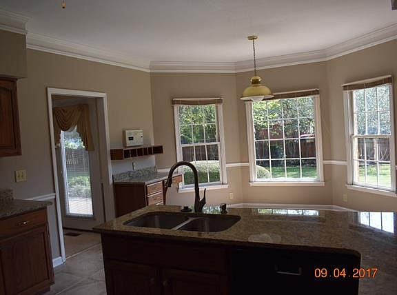 3rd image of 3002 Newport Ct