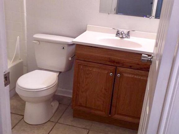 3rd image of 813 California St APT 1
