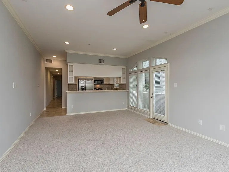 2701 Helena — Photo 2