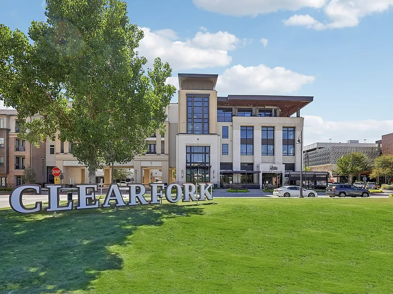 The Kelton at Clearfork — Photo 2