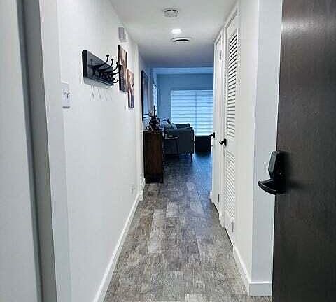 2nd image of 1081 Cove Rd #811