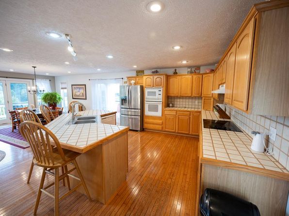 45 Lone Oak Ct, Laurel Fork, VA 24352