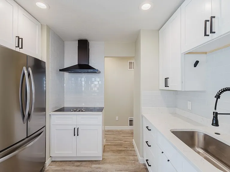 4001 E Cornell Ave — Photo 8