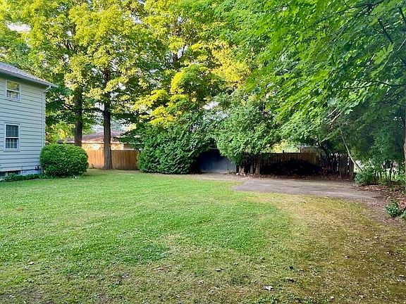 5th image of 13 Birchwood Dr