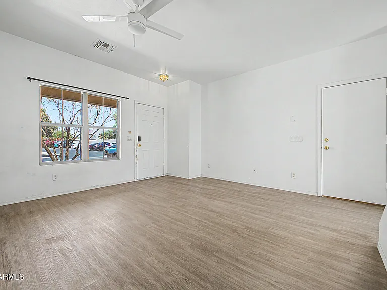 1886 E Don Carlos Ave #173 — Photo 5