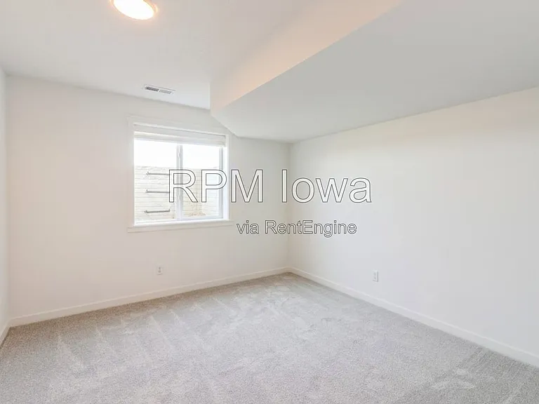 1241 NW Yorktown Dr — Photo 13