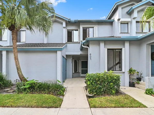 607 Harbour Pointe Way, Greenacres, FL 33413