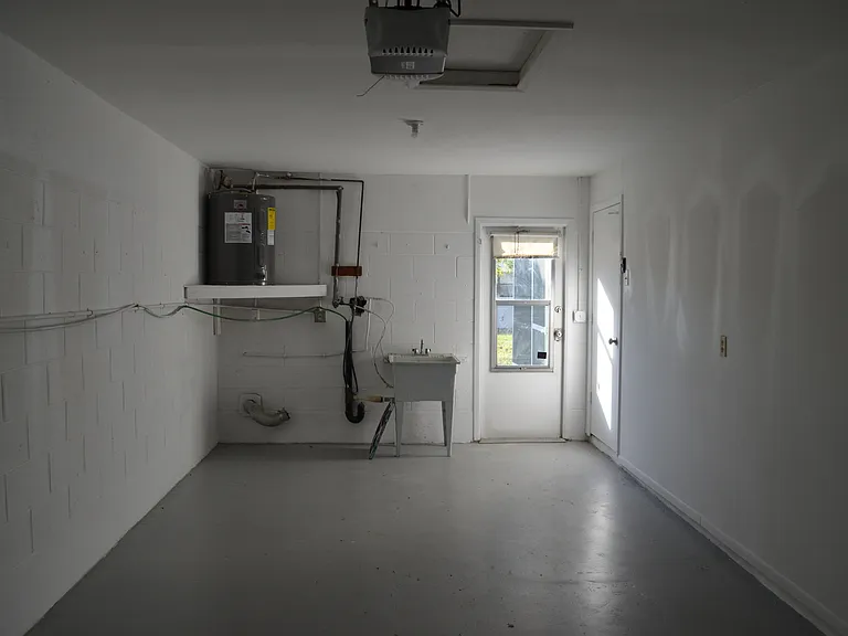 7442 Como Dr — Photo 19