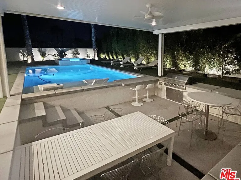 27445 Hombria Dr — Photo 3