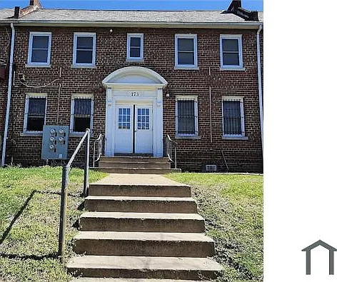 2 bed, $1,600 — Photo 1