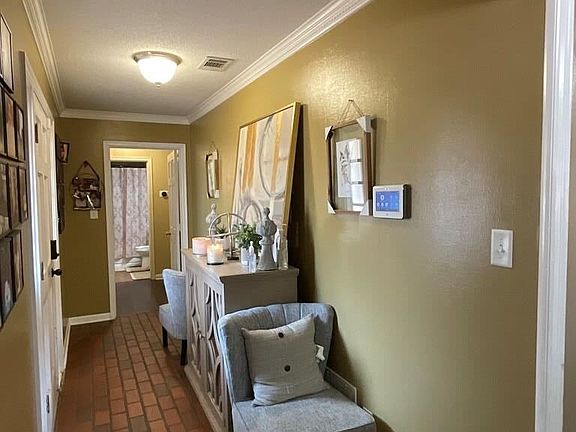 3rd image of 218 Gregory Dr