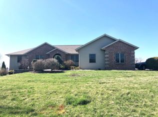 3705 14th Ave, Sterling, IL 61081