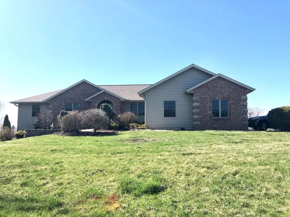 3705 14th Ave, Sterling, IL 61081