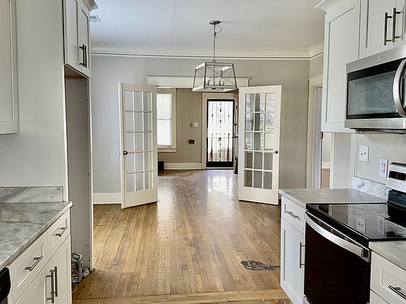 4th image of 2297 Jackson Ave