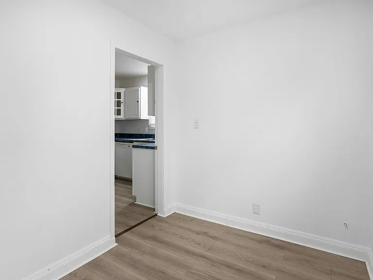 14608 Alder Ave — Photo 17