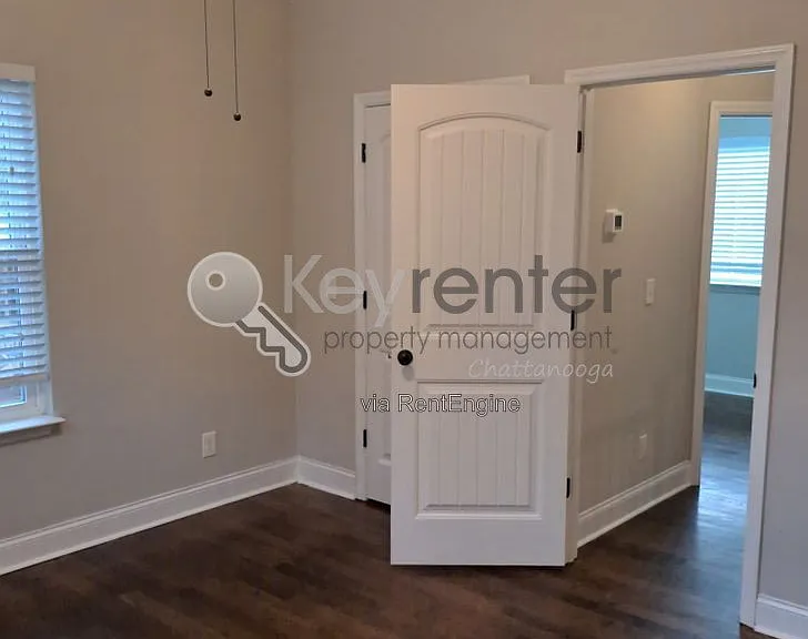 3583 Crompton St — Photo 14