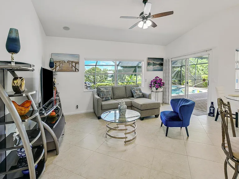1935 Primrose Ln — Photo 19