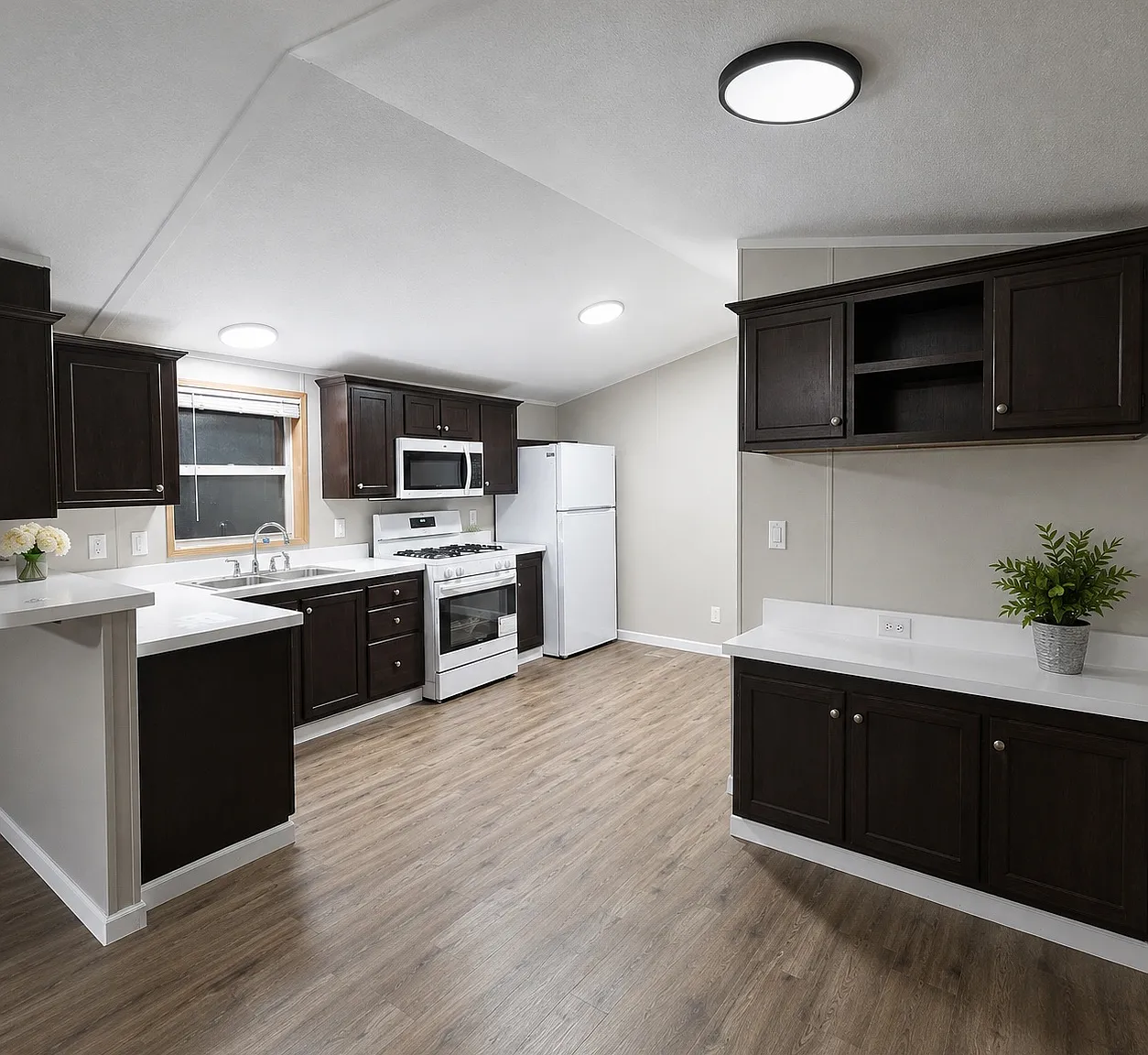 3 bed, 1216 sqft, $981 — Photo 3
