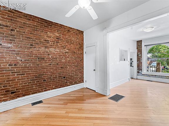 3rd image of 516 W 1st Ave