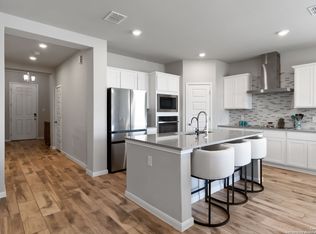 3804 tripps, Seguin, TX 78155