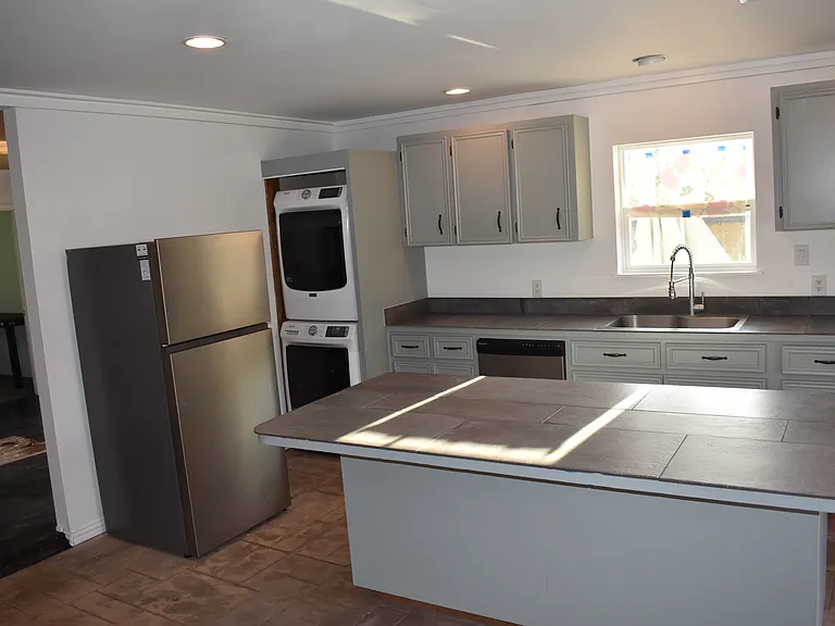 13925 Calhoun Rd — Photo 17