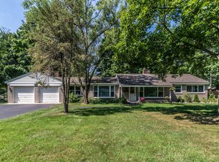 19549 Hillcrest St, Livonia, MI 48152