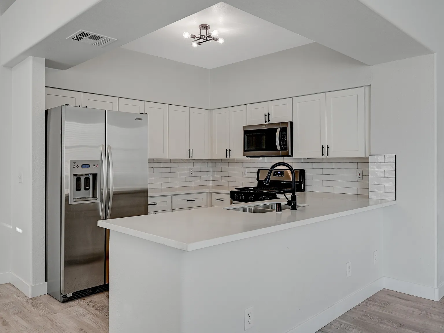 3 bed, 1344 sqft, $2,250 — Photo 3