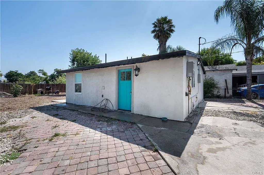 2 bed, 1.0 bath, $1,700 — Photo 1