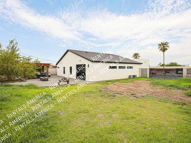 347 E La Mirada Dr — Photo 42