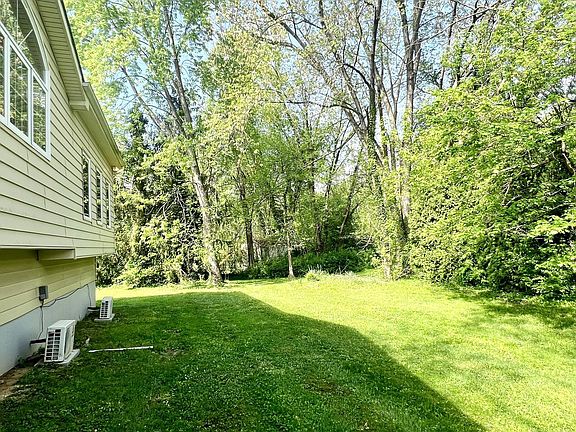 4th image of 396 Hillside Ave