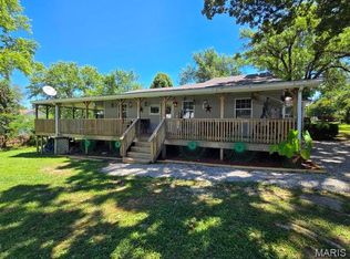 308 E James St, Mountain View, MO 65548