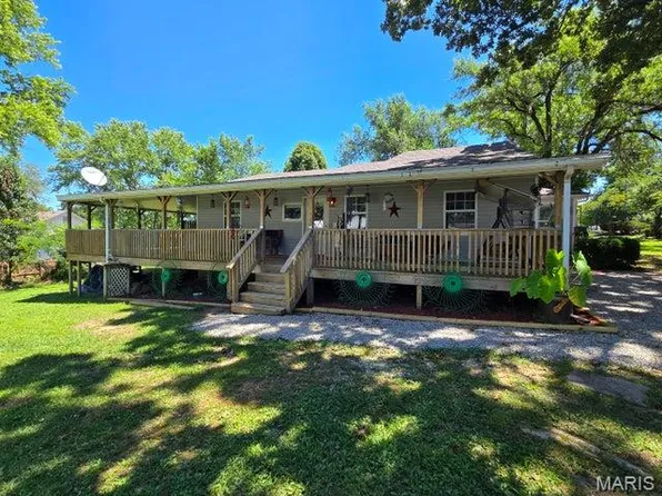 308 E James St, Mountain View, MO 65548