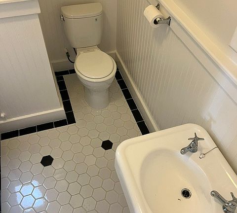 5th image of 4637 Melbourne Ave APT 23