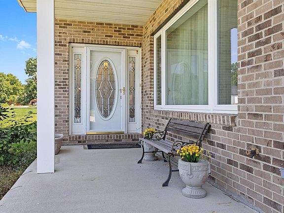 4th image of 108 Mayflower Ct