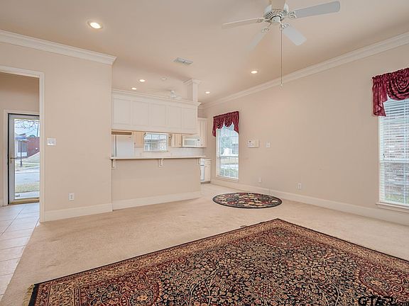 5th image of 2421 Dietz Ln